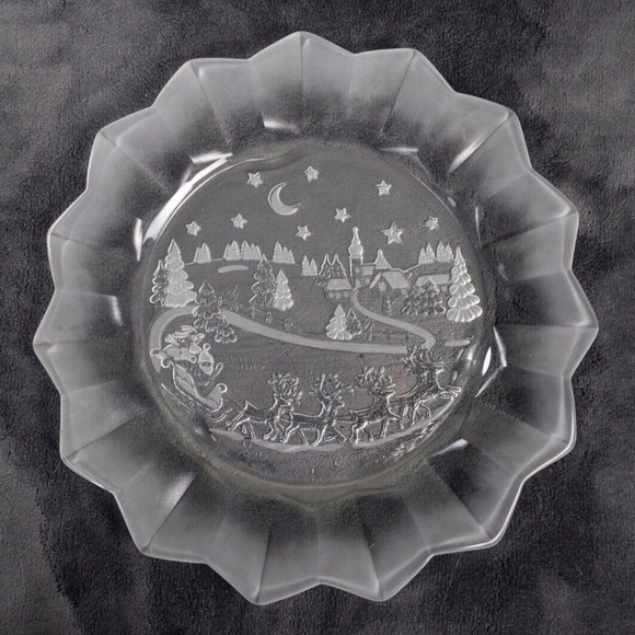 Mikasa Silent Night 14" Glass Christmas Holiday Themed Serving Platter - Picture 1 of 8